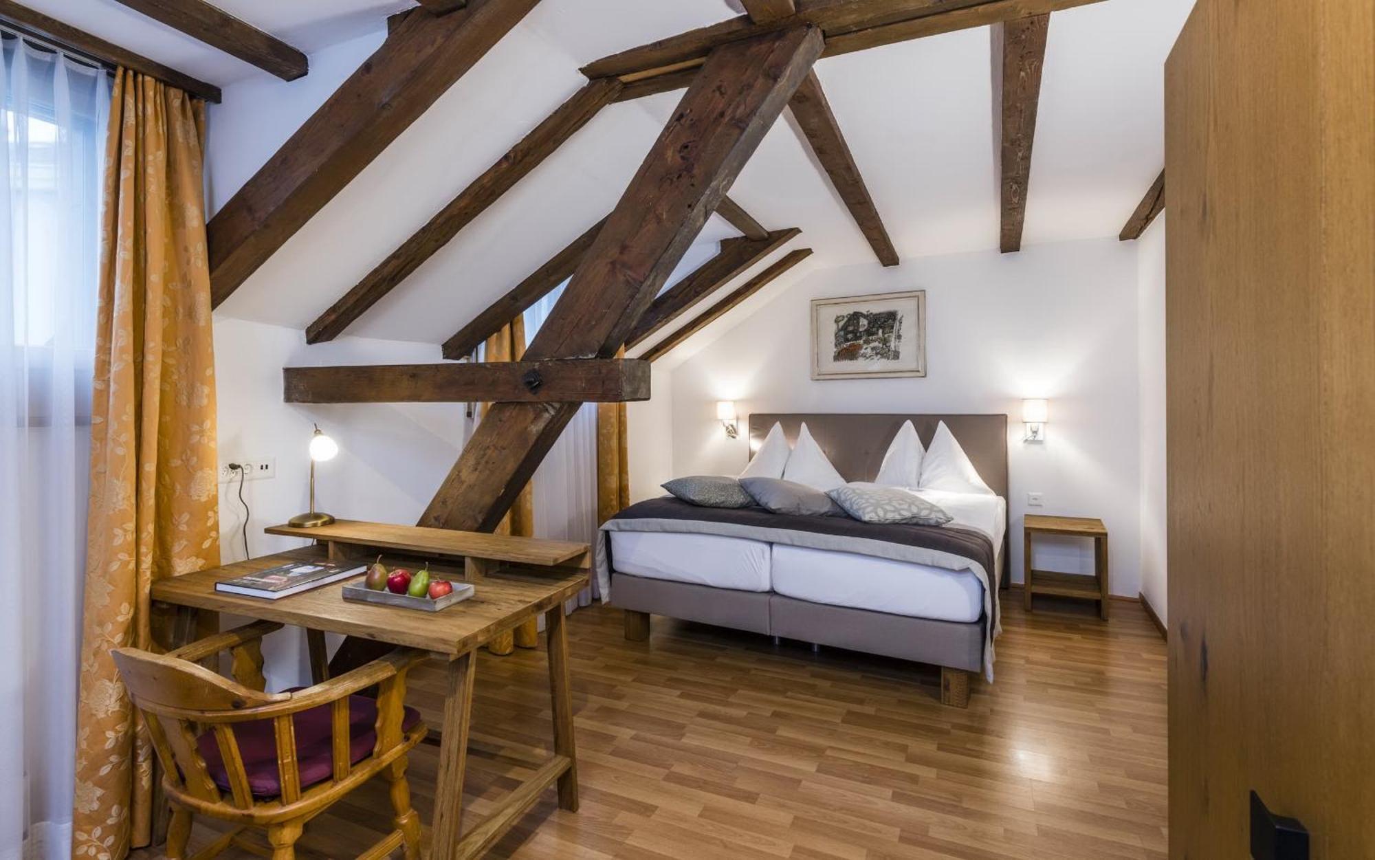 Stern Hotel