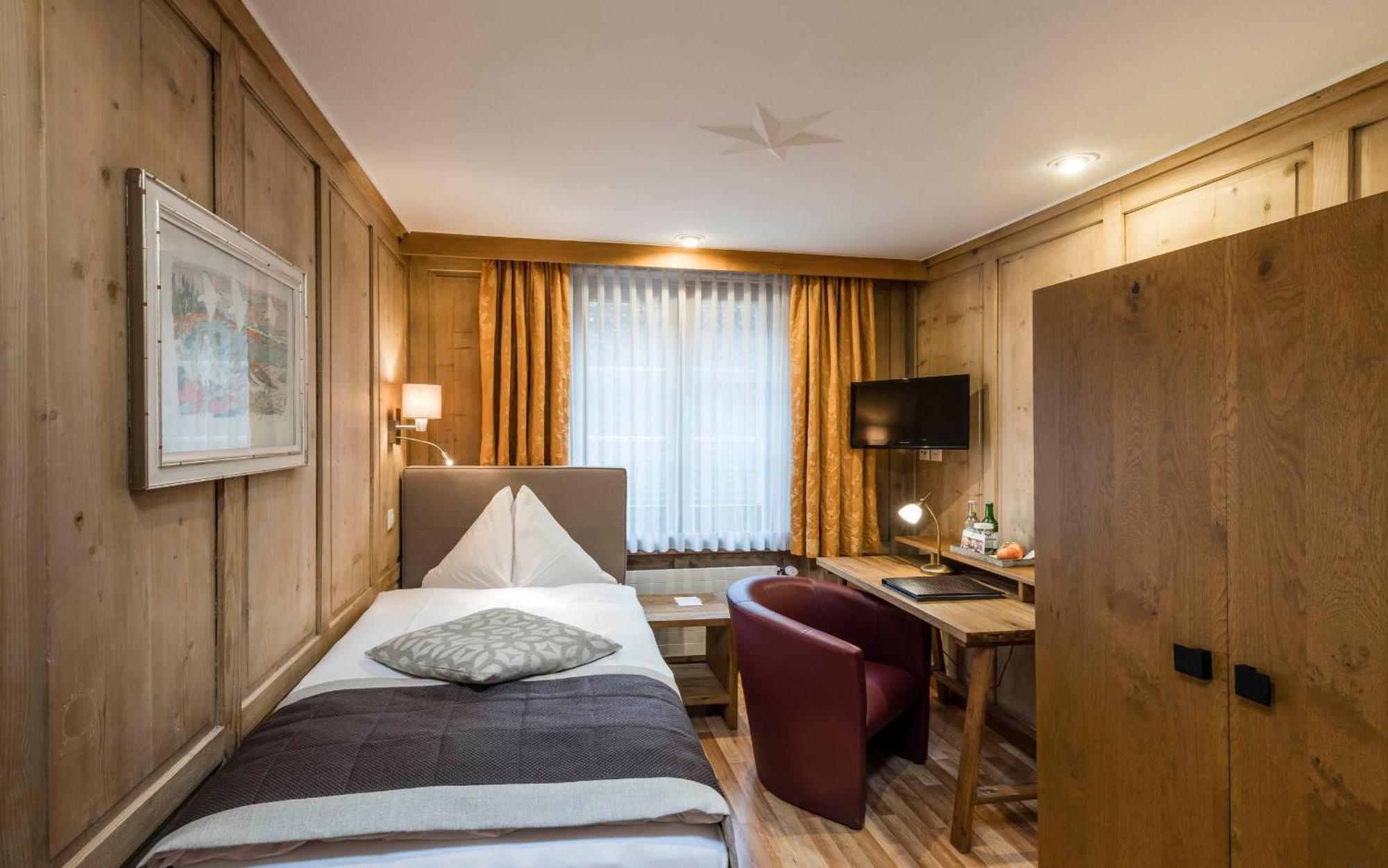 Stern Hotel 4*